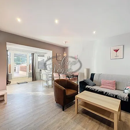 Apartamento 2 à 4 Personnes Avec Grande Terrasse Aménagée Et Pergola à 300m De La De Pramousquier - *