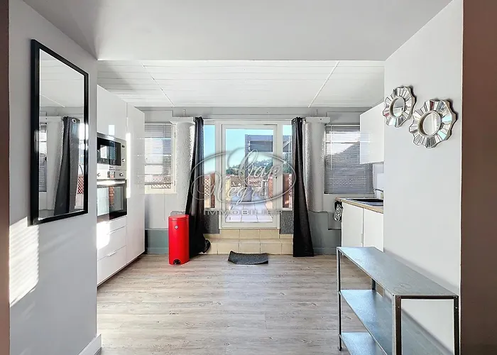 T2 Pour 4 Personnes Avec Grande Terrasse Et Pergola A 300m De Pramousquier - *