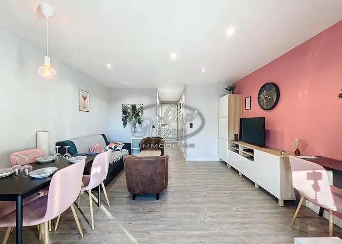 Apartman T2 Pour 4 Personnes Avec Grande Terrasse Et Pergola A 300m De Pramousquier - Le Lavandou