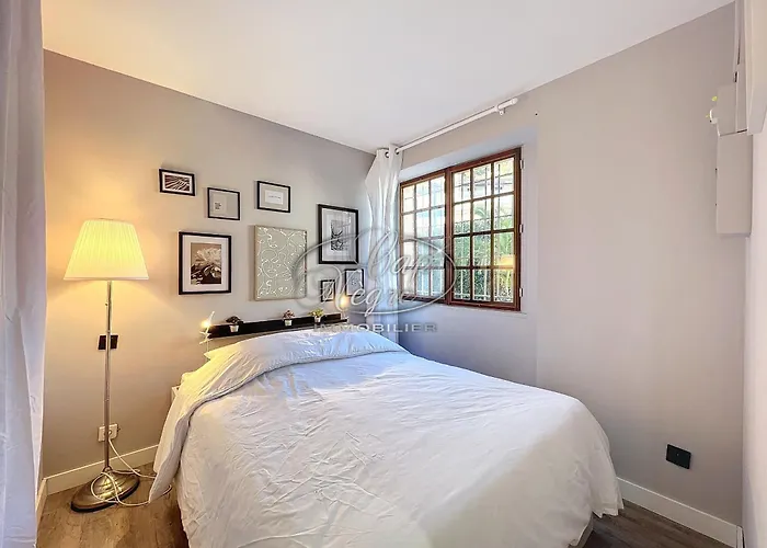 T2 Pour 4 Personnes Avec Grande Terrasse Et Pergola A 300m De Pramousquier - Apartman