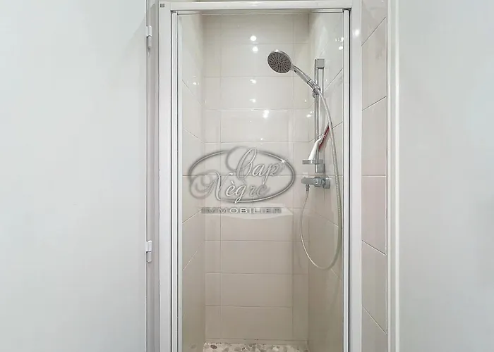 Apartman T2 Pour 4 Personnes Avec Grande Terrasse Et Pergola A 300m De Pramousquier - Le Lavandou