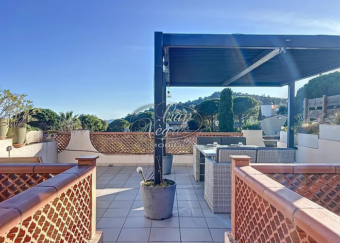 T2 Pour 4 Personnes Avec Grande Terrasse Et Pergola A 300m De Pramousquier - Apartman Le Lavandou